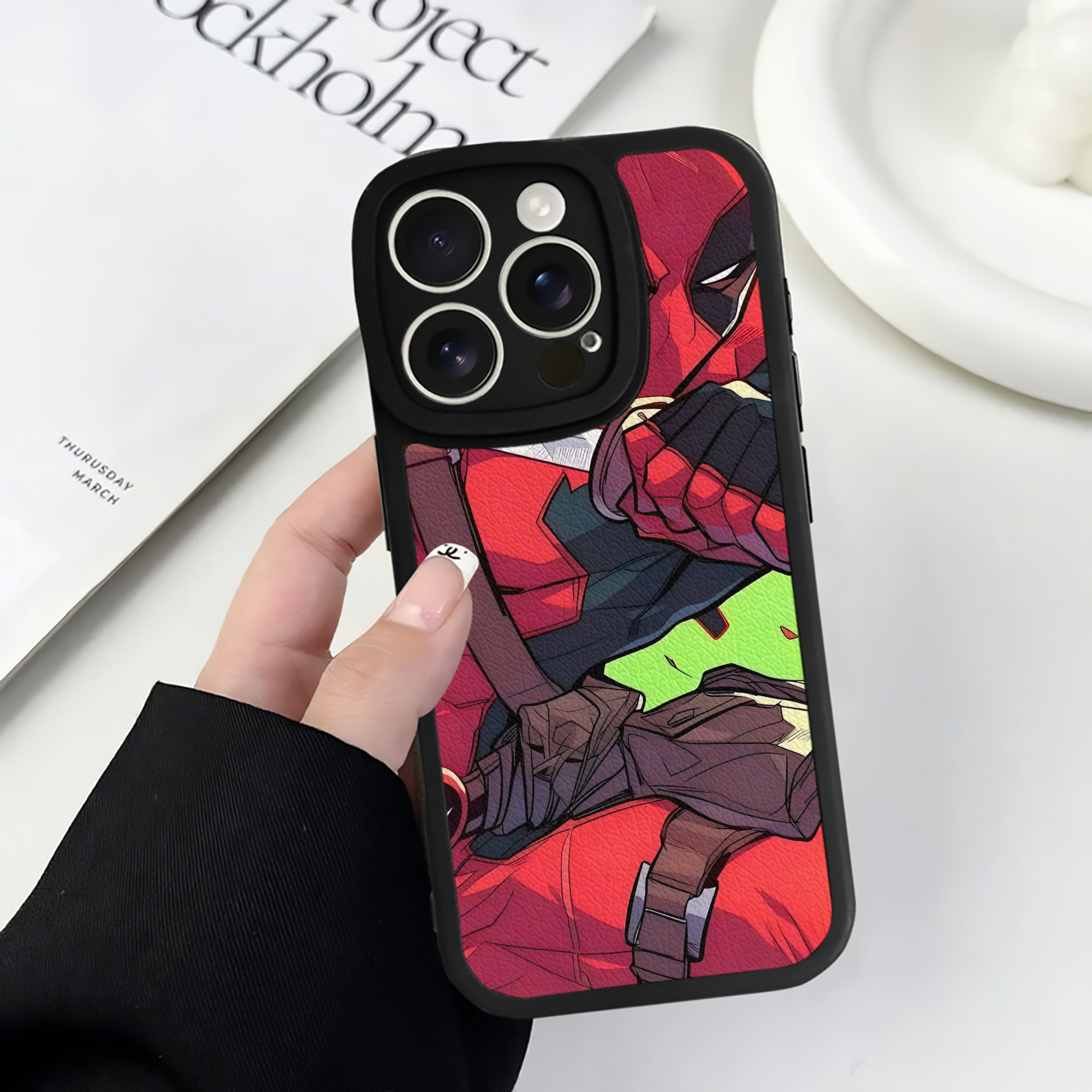 （画像用） Deadpool デッドプール 【iPhone 16シリーズ対応】シリコンスマホケース（レザー調） 材質：シリコン